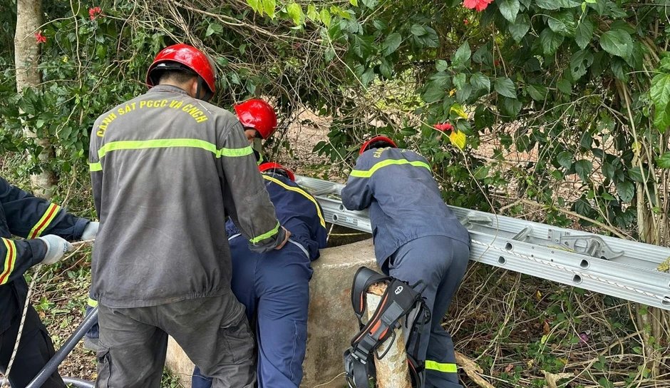 Cảnh sát TP.HCM kịp thời cứu sống 6 người khỏi thảm hoạ trong dịp nghỉ lễ Cảnh sát TP.HCM kịp thời cứu sống 6 người khỏi thảm hoạ trong dịp nghỉ lễ
