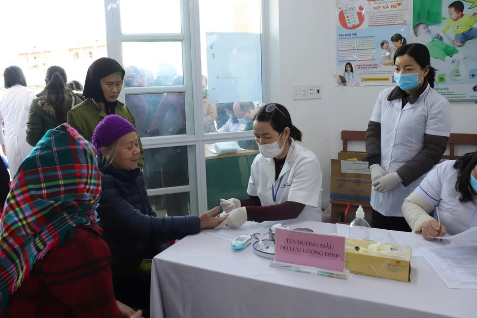 Cao Bằng nâng cao công tác bảo vệ, chăm sóc sức khỏe nhân dân Cao Bằng nâng cao công tác bảo vệ, chăm sóc sức khỏe nhân dân