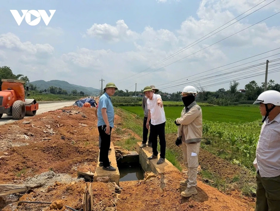 Cao Bằng yêu cầu nhà thầu gấp rút đẩy nhanh tiến độ Dự án đường tránh xã Hòa An Cao Bằng yêu cầu nhà thầu gấp rút đẩy nhanh tiến độ Dự án đường tránh xã Hòa An