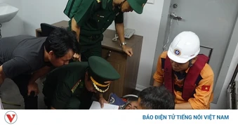 Cấp cứu kịp thời ngư dân bị đột quỵ ở vùng biển Hoàng Sa, thành phố Đà Nẵng