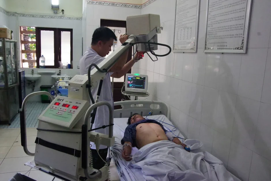 Cấp cứu kịp thời ngư dân bị nhiễm trùng đường mật ở đảo Trường Sa Cấp cứu kịp thời ngư dân bị nhiễm trùng đường mật ở đảo Trường Sa