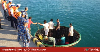 Cấp cứu kịp thời ngư dân nghi đột quỵ não trên vùng biển Trường Sa