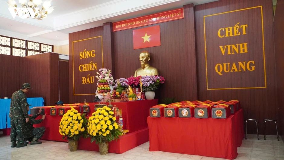 Cặp nhẫn vàng còn nguyên vẹn bên hài cốt liệt sĩ sau gần 60 năm Cặp nhẫn vàng còn nguyên vẹn bên hài cốt liệt sĩ sau gần 60 năm