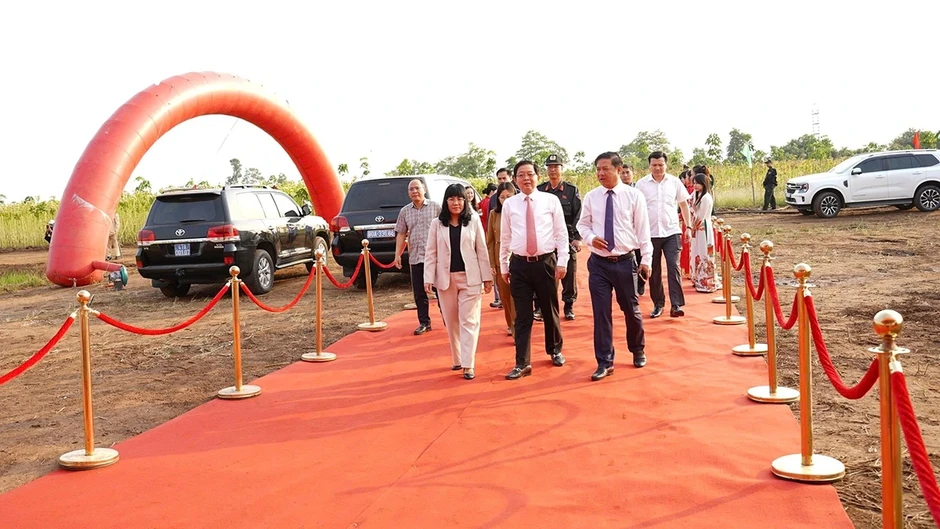 Cập nhật: Đồng loạt khởi công các trường nội trú tại khu vực biên giới đất liền Cập nhật: Đồng loạt khởi công các trường nội trú tại khu vực biên giới đất liền