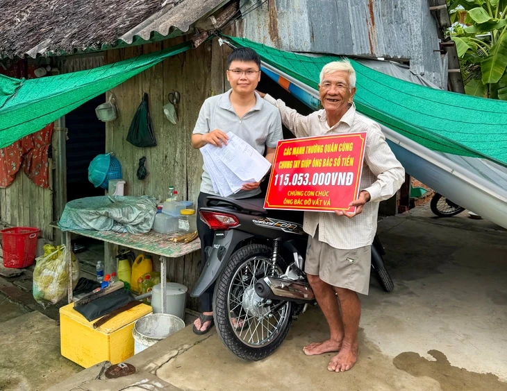 Câu chuyện cụ già bị cháy xe máy đã 'sinh ra' những người hùng mạng xã hội Câu chuyện cụ già bị cháy xe máy đã 'sinh ra' những người hùng mạng xã hội