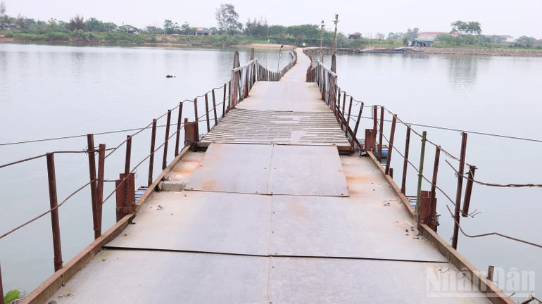 Cầu dân sinh tại Quảng Trị tạm dừng hoạt động, người dân đi lại khó khăn Cầu dân sinh tại Quảng Trị tạm dừng hoạt động, người dân đi lại khó khăn