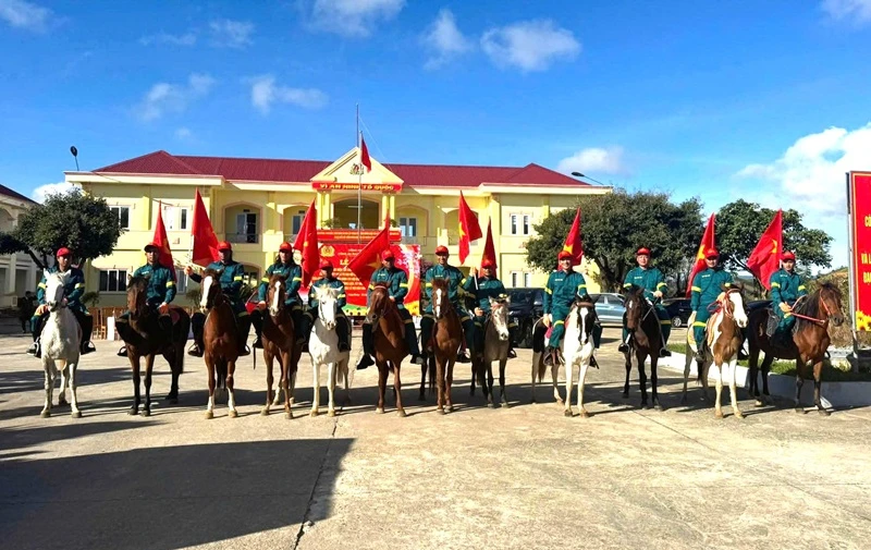 Câu lạc bộ kỵ mã dưới chân núi LangBiang Câu lạc bộ kỵ mã dưới chân núi LangBiang