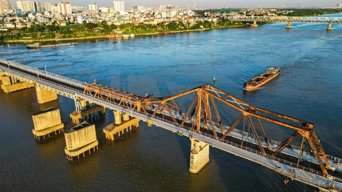 Cầu Long Biên thông xe trở lại sau 2 tháng sửa chữa Cầu Long Biên thông xe trở lại sau 2 tháng sửa chữa