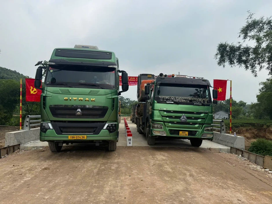 Cầu Thành Vượng - nhịp cầu Hòa Bình trên vùng đất căn cứ Cách mạng Cầu Thành Vượng - nhịp cầu Hòa Bình trên vùng đất căn cứ Cách mạng