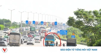 Cầu vượt sông ở Hà Nội: Ùn tắc, tai nạn liên miên nhưng vắng camera phạt nguội