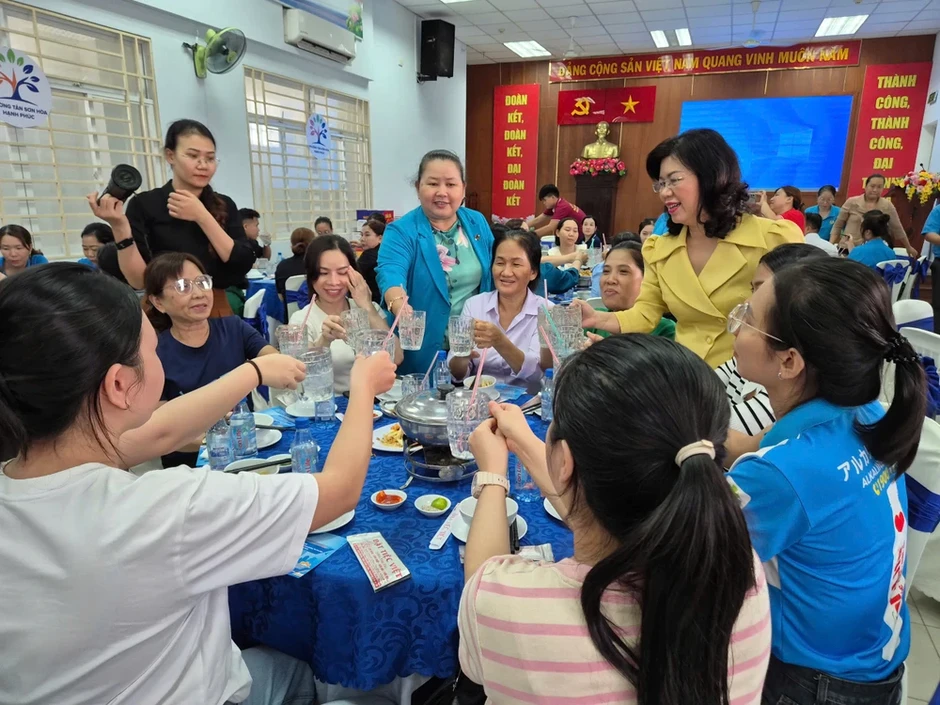 Chăm lo cho người lao động: Từ ‘cao điểm’ sang ‘thường xuyên’ Chăm lo cho người lao động: Từ ‘cao điểm’ sang ‘thường xuyên’
