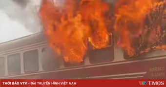 Cháy lớn 2 toa tàu đang chở khách ở Hải Phòng