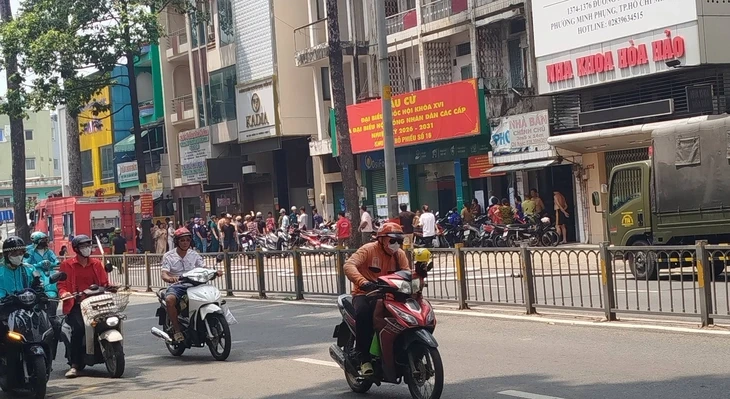 Cháy lớn dãy nhà trong hẻm nhỏ ở TP.HCM