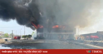 Cháy lớn tại xưởng gỗ ở Hà Tĩnh, cột khói đen bốc cao hàng chục mét