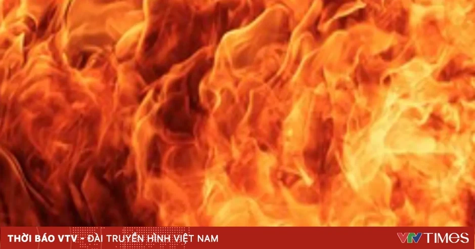 Cháy nhà lúc rạng sáng, 3 người trong một gia đình bị thương