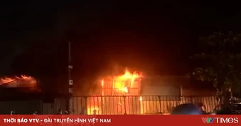 Cháy nhà ở TP Hồ Chí Minh, hàng xóm đập cửa, kịp cứu 3 người thoát nạn