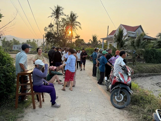 Cháy nổ căn nhà ở Gia Lai, nhiều người tử vong, nghi 4 bà cháu Cháy nổ căn nhà ở Gia Lai, nhiều người tử vong, nghi 4 bà cháu