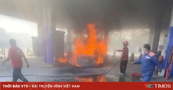 Cháy ô tô đang dừng đổ xăng, 2 người tử vong