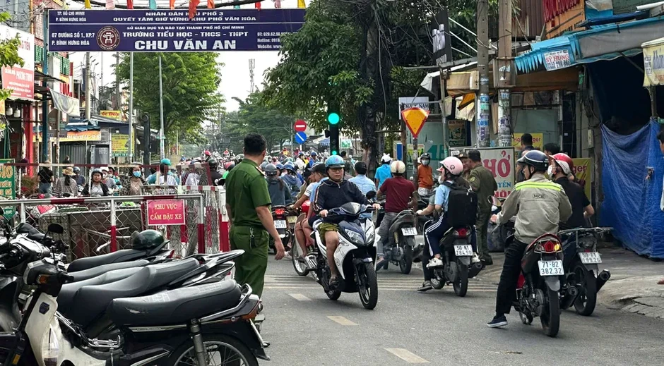Cháy quán cơm chay, hai mẹ con tử vong