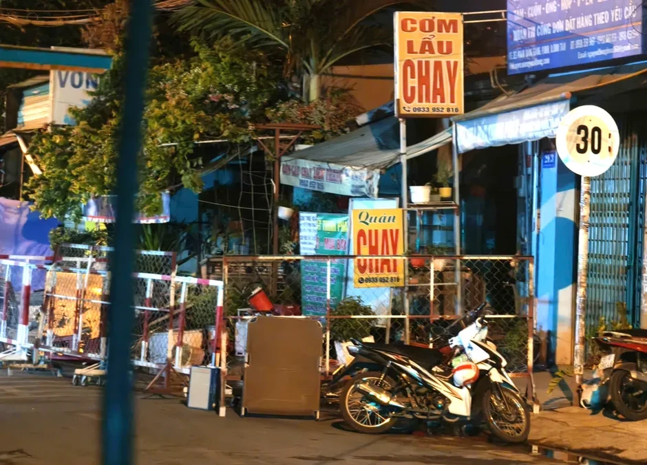 Cháy quán cơm chay, hai mẹ con tử vong