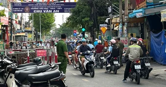 Cháy quán cơm chay, hai mẹ con tử vong