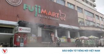 Cháy siêu thị Fuji Mart trên đường Lê Duẩn, Hà Nội