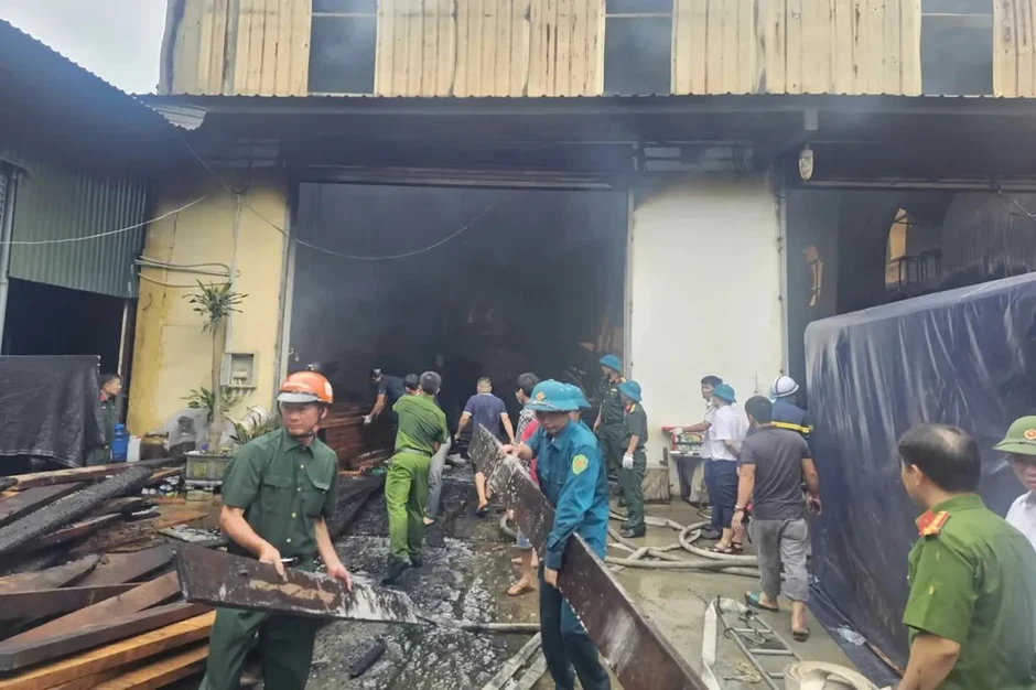 Cháy xưởng gỗ ở Hà Nội, 3 người tử vong Cháy xưởng gỗ ở Hà Nội, 3 người tử vong