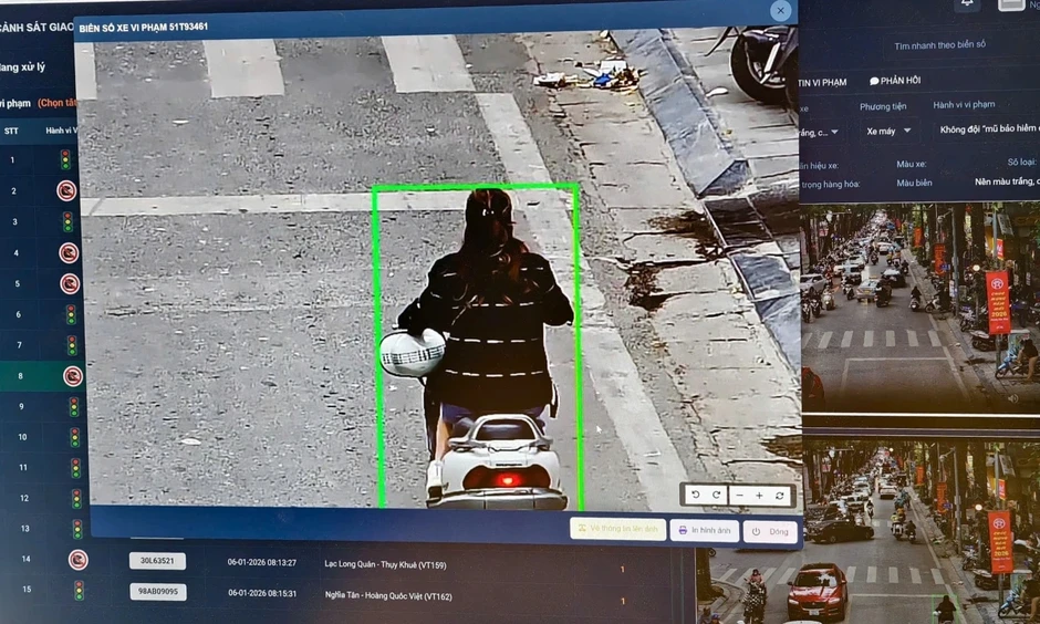 Chỉ 10 ngày, camera AI ở Hà Nội ghi nhận hơn 1.800 trường hợp vi phạm giao thông Chỉ 10 ngày, camera AI ở Hà Nội ghi nhận hơn 1.800 trường hợp vi phạm giao thông