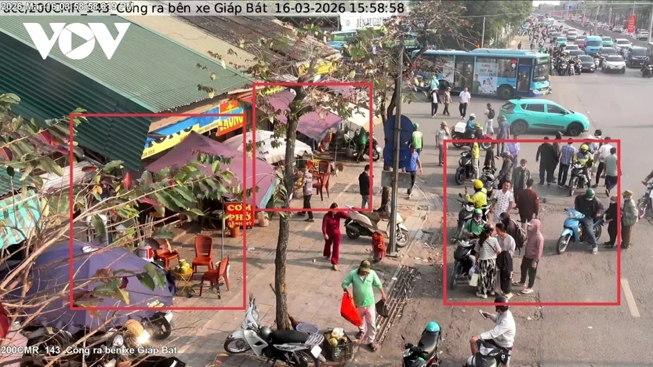 Chỉ một ngày, camera AI ở Hà Nội phạt nguội 390 trường hợp vi phạm trật tự đô thị