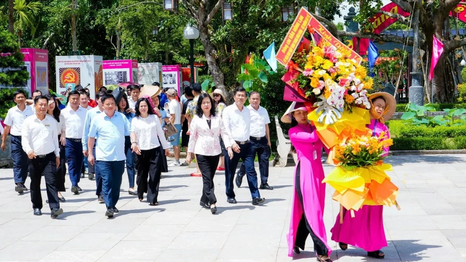 Chi tiết chuỗi hoạt động chính của Lễ hội Làng Sen 2026 tại Nghệ An Chi tiết chuỗi hoạt động chính của Lễ hội Làng Sen 2026 tại Nghệ An