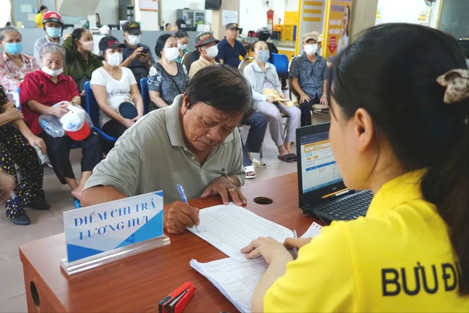 Chi trả lương hưu, trợ cấp bảo hiểm xã hội tháng 5 từ ngày 4-5 Chi trả lương hưu, trợ cấp bảo hiểm xã hội tháng 5 từ ngày 4-5