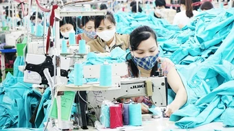 Chia sẻ áp lực với người lao động