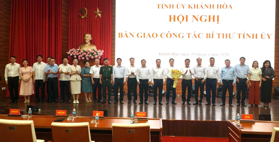 Chia tay Khánh Hòa ra Trung ương, ông Nghiêm Xuân Thành trăn trở gì? Chia tay Khánh Hòa ra Trung ương, ông Nghiêm Xuân Thành trăn trở gì?