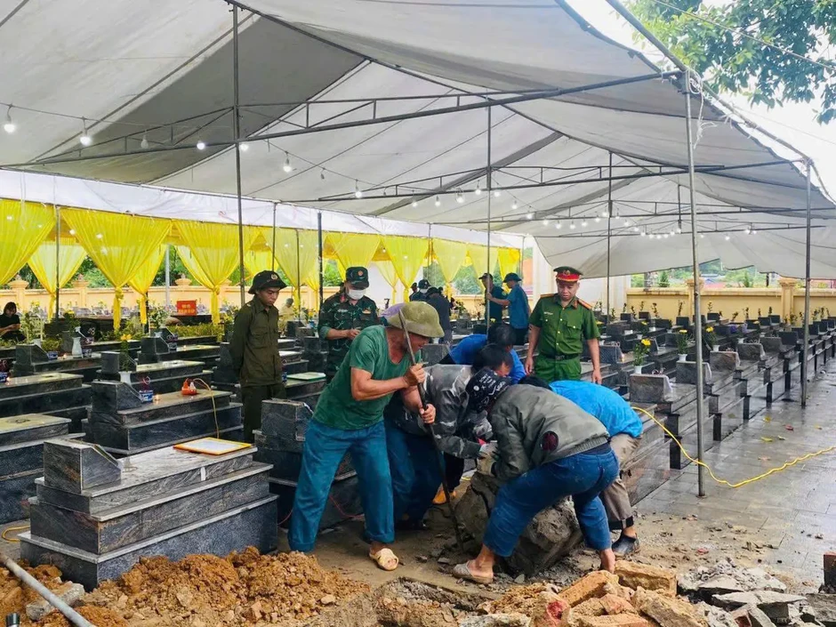 Chiến dịch 500 ngày đêm: Lặng thầm những bàn tay “hoàn nguyên” phần mộ liệt sĩ tại Thái Nguyên Chiến dịch 500 ngày đêm: Lặng thầm những bàn tay “hoàn nguyên” phần mộ liệt sĩ tại Thái Nguyên