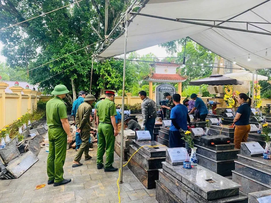 Chiến dịch 500 ngày đêm: Lặng thầm những bàn tay “hoàn nguyên” phần mộ liệt sĩ tại Thái Nguyên Chiến dịch 500 ngày đêm: Lặng thầm những bàn tay “hoàn nguyên” phần mộ liệt sĩ tại Thái Nguyên