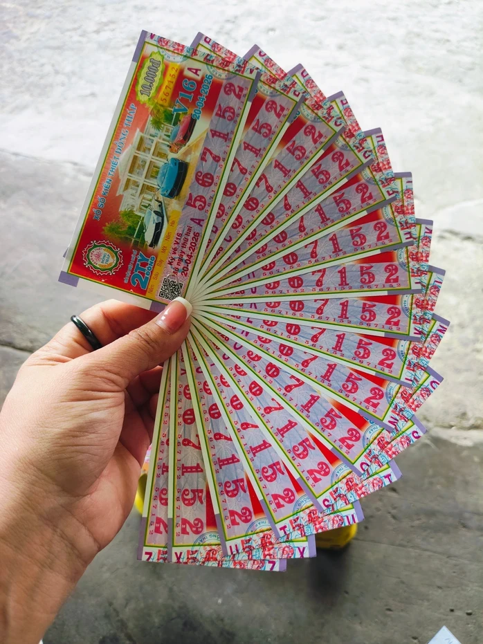 Chiều 20-4, nhiều khách hàng trúng 2 giải độc đắc xổ số miền Nam Chiều 20-4, nhiều khách hàng trúng 2 giải độc đắc xổ số miền Nam