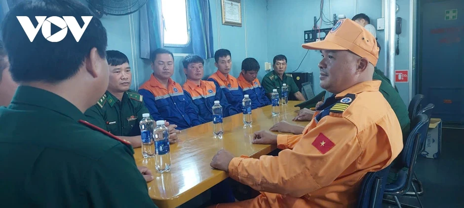 Chìm tàu chở 35.000 tấn cát ngoài khơi Sóc Trăng, khẩn cấp tìm kiếm 4 thuyền viên Chìm tàu chở 35.000 tấn cát ngoài khơi Sóc Trăng, khẩn cấp tìm kiếm 4 thuyền viên