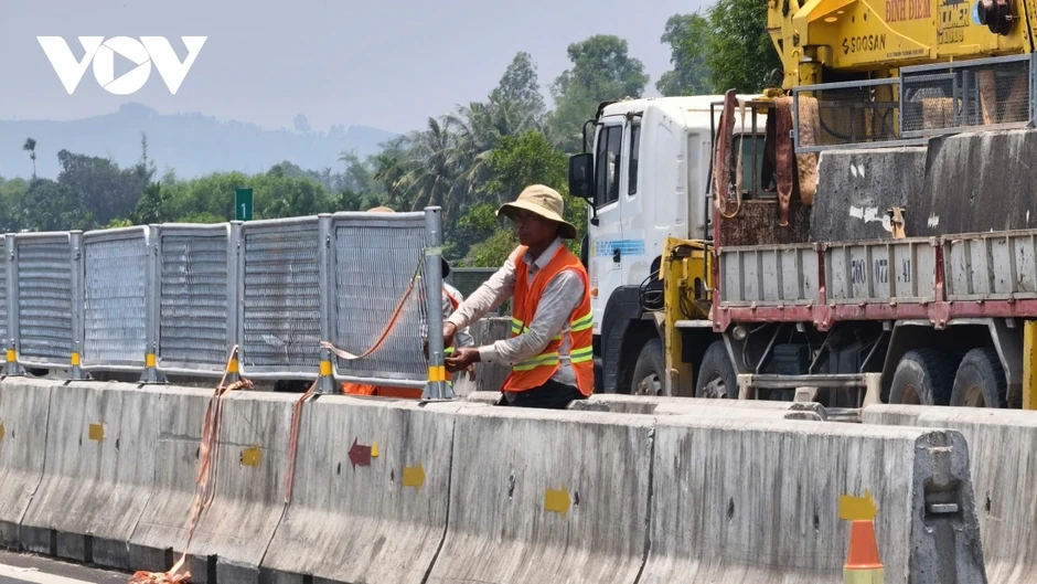 Chính thức thông tuyến cao tốc Quảng Ngãi - Hoài Nhơn Chính thức thông tuyến cao tốc Quảng Ngãi - Hoài Nhơn