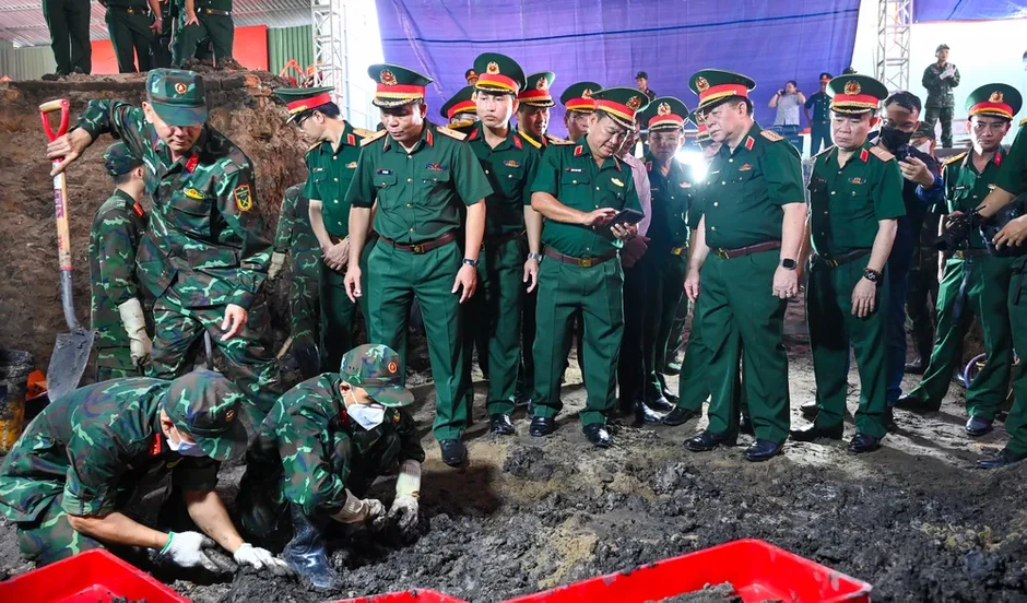 Chính ủy Quân khu 7 gửi thư biểu dương lực lượng tìm kiếm, quy tập hài cốt liệt sĩ Chính ủy Quân khu 7 gửi thư biểu dương lực lượng tìm kiếm, quy tập hài cốt liệt sĩ