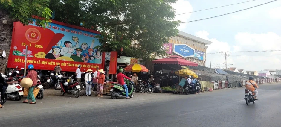 Chợ Cái Bè (Đồng Tháp): Nỗi lo mất an toàn giao thông và cháy nổ Chợ Cái Bè (Đồng Tháp): Nỗi lo mất an toàn giao thông và cháy nổ