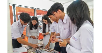 Chơi cờ - học lịch sử