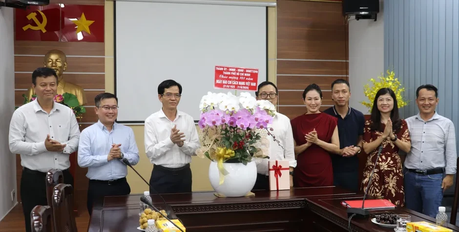 Chủ nhiệm Ủy ban Kiểm tra Thành ủy TPHCM thăm, chúc mừng các cơ quan báo chí