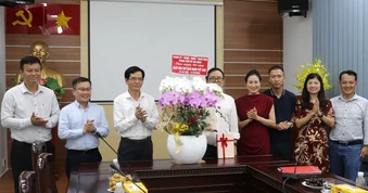Chủ nhiệm Ủy ban Kiểm tra Thành ủy TPHCM thăm, chúc mừng các cơ quan báo chí