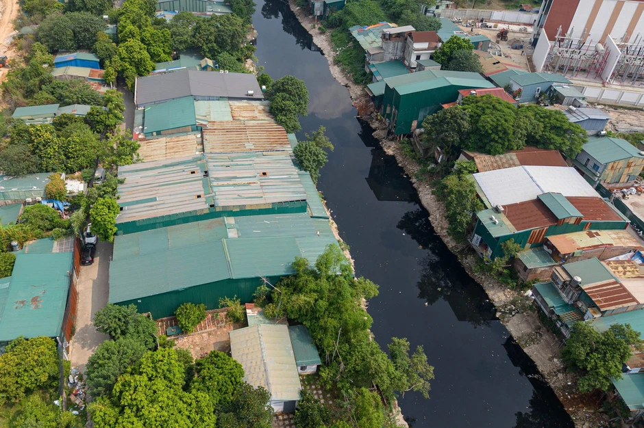 Chủ tịch Hà Nội chỉ đạo xử lý nhà xưởng ‘băm nát’ hành lang thoát lũ sông Nhuệ Chủ tịch Hà Nội chỉ đạo xử lý nhà xưởng ‘băm nát’ hành lang thoát lũ sông Nhuệ