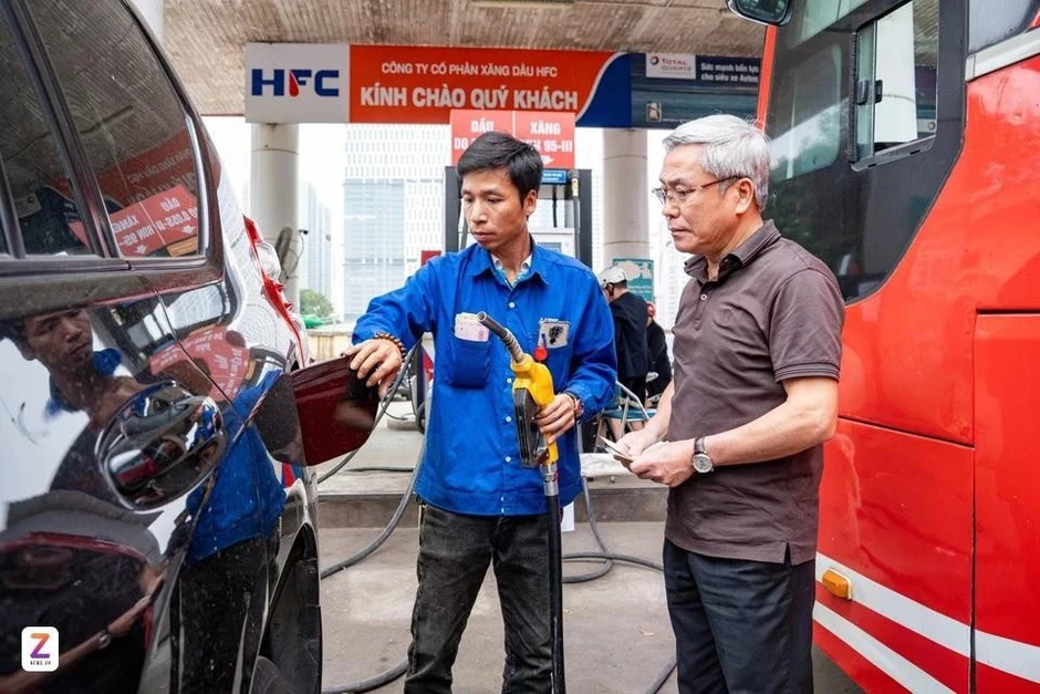 Chủ tịch Hà Nội đề nghị người dân tránh lo lắng, tích trữ xăng dầu không cần thiết Chủ tịch Hà Nội đề nghị người dân tránh lo lắng, tích trữ xăng dầu không cần thiết