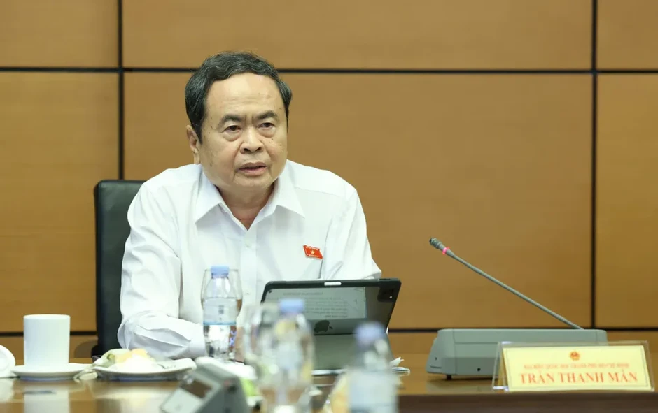 Chủ tịch Quốc hội gợi mở cơ chế ngân sách mới cho "siêu đô thị" TPHCM và Hà Nội Chủ tịch Quốc hội gợi mở cơ chế ngân sách mới cho "siêu đô thị" TPHCM và Hà Nội