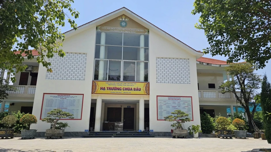Chủ tịch tỉnh Phú Thọ chỉ đạo xác minh vụ người mặc áo nâu đánh trẻ em ở chùa Bầu