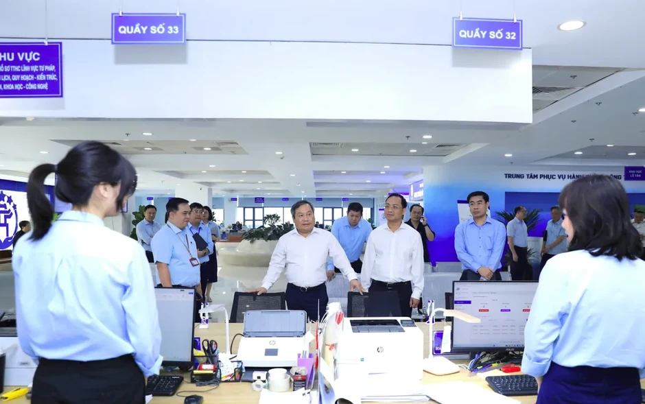 Chủ tịch TP Hà Nội: Không để phát sinh trung gian trong vận hành Trung tâm hành chính công Chủ tịch TP Hà Nội: Không để phát sinh trung gian trong vận hành Trung tâm hành chính công