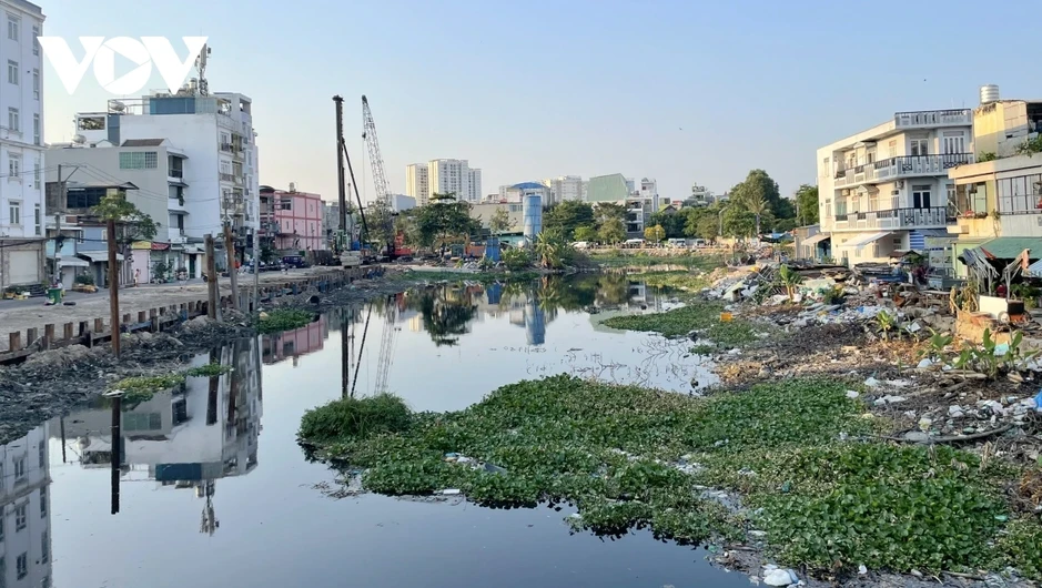 Chủ tịch TP.HCM ra “tối hậu thư” về bàn giao mặt bằng rạch Xuyên Tâm Chủ tịch TP.HCM ra “tối hậu thư” về bàn giao mặt bằng rạch Xuyên Tâm