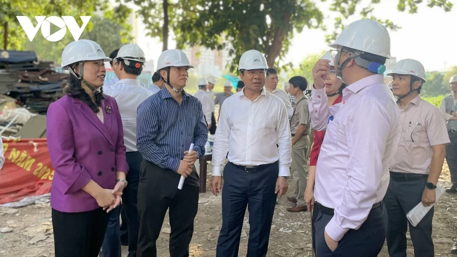 Chủ tịch TP.HCM ra “tối hậu thư” về bàn giao mặt bằng rạch Xuyên Tâm Chủ tịch TP.HCM ra “tối hậu thư” về bàn giao mặt bằng rạch Xuyên Tâm